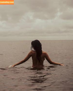 Taya Brooks photo #0001