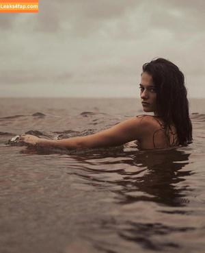 Taya Brooks photo #0003