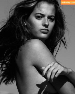 Taya Brooks photo #0009