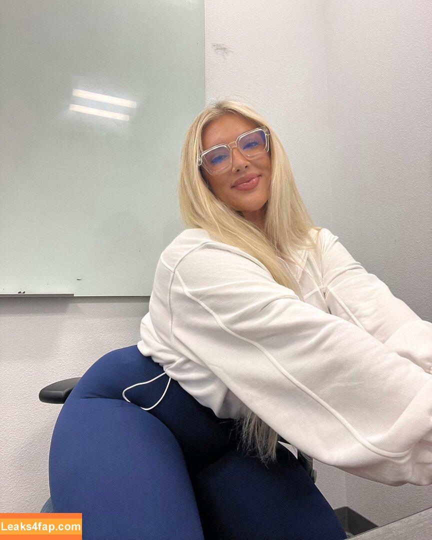 Taya Christian / Thedoctorbae leaked photo photo #0015