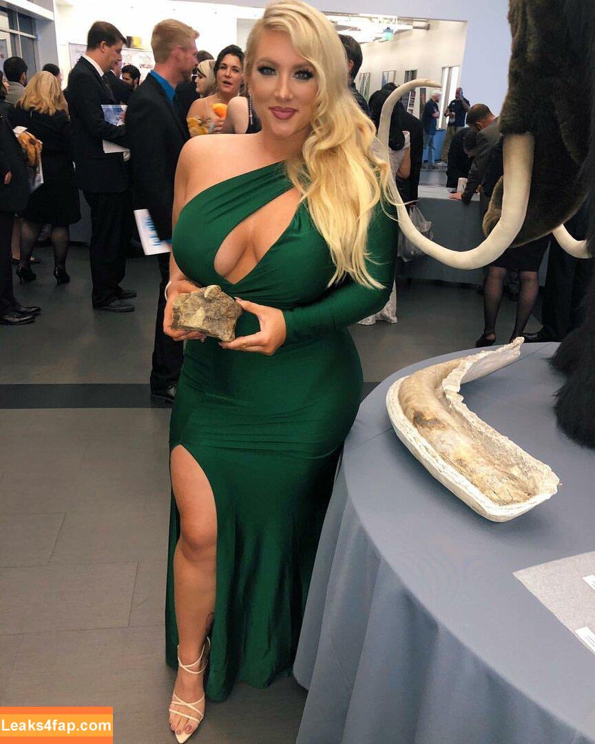 Taya Christian / Thedoctorbae leaked photo photo #0056