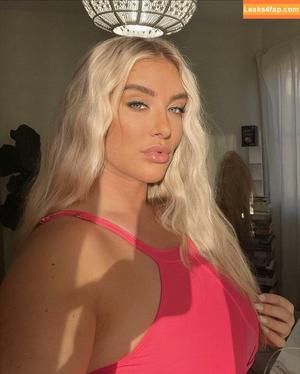 Taya Christian photo #0011