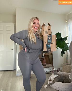 Taya Christian photo #0021