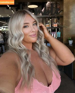Taya Christian photo #0035