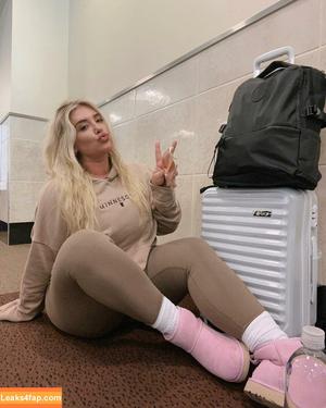Taya Christian photo #0046