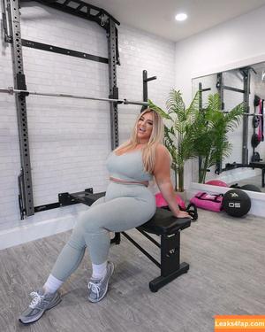 Taya Christian photo #0050