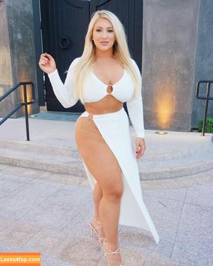 Taya Christian photo #0065