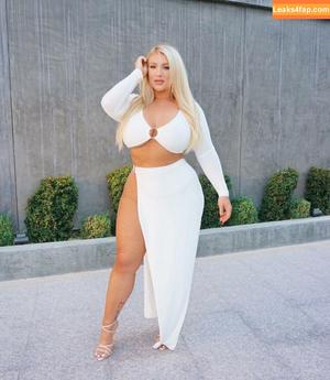 Taya Christian photo #0071