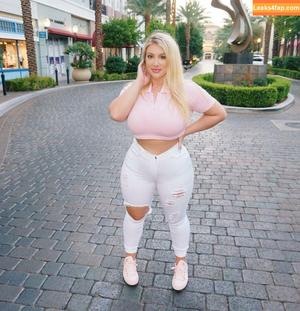 Taya Christian photo #0075