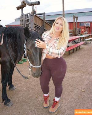 Taya Christian photo #0083