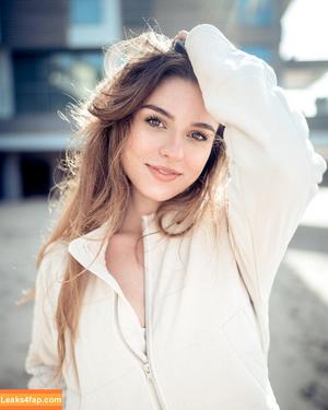 Taya Miller photo #0339