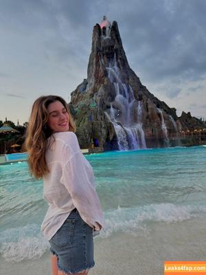 Taya Miller photo #0358