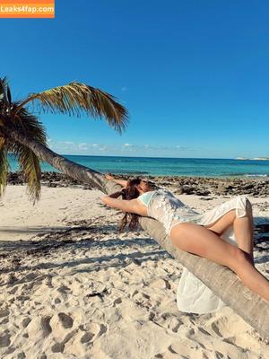 Taya Miller photo #0366