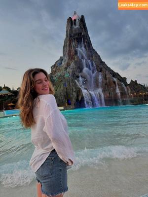 Taya Miller photo #0376