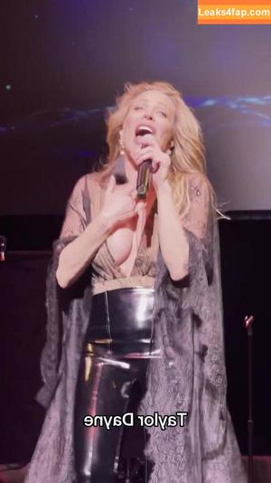 Taylor Dayne photo #0001