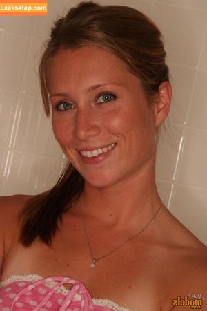 Taylor Grey photo #0023