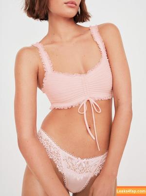 Taylor Hill photo #0024