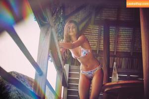 Taylor Hill photo #0065