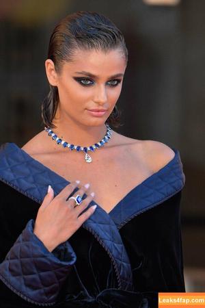 Taylor Hill photo #0120