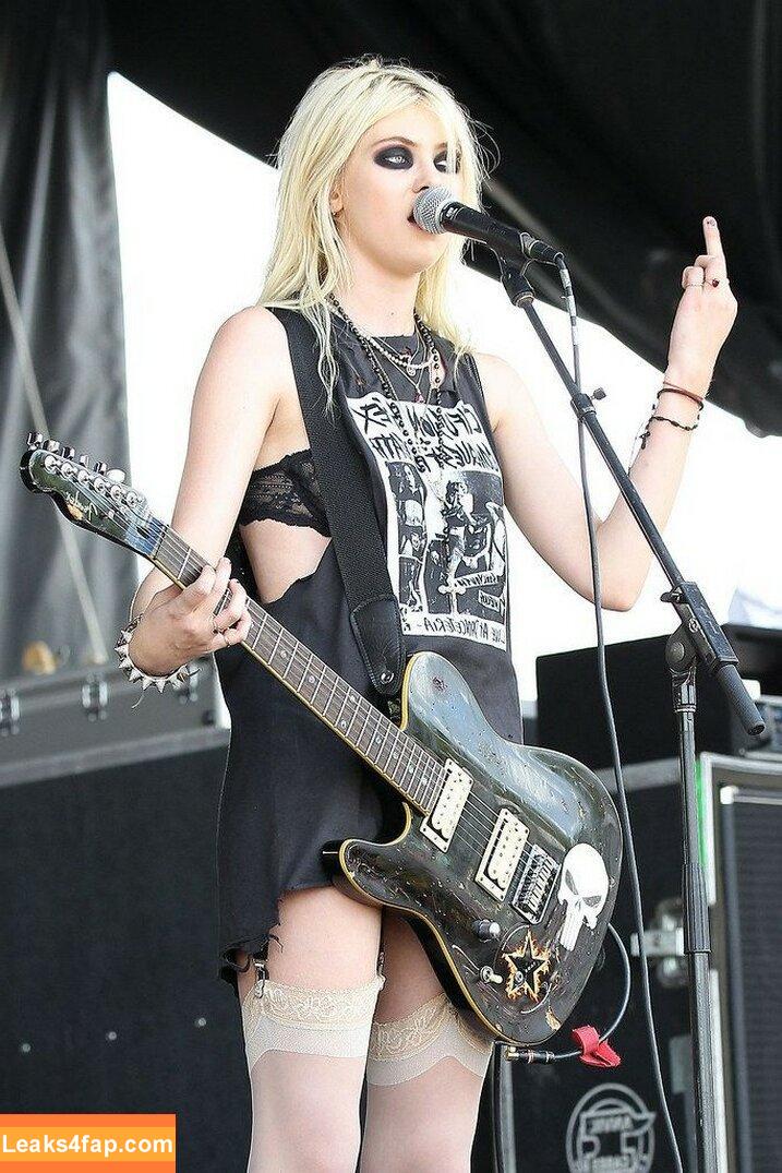 Taylor Momsen / aryelsoul / taylormomsen leaked photo photo #0165