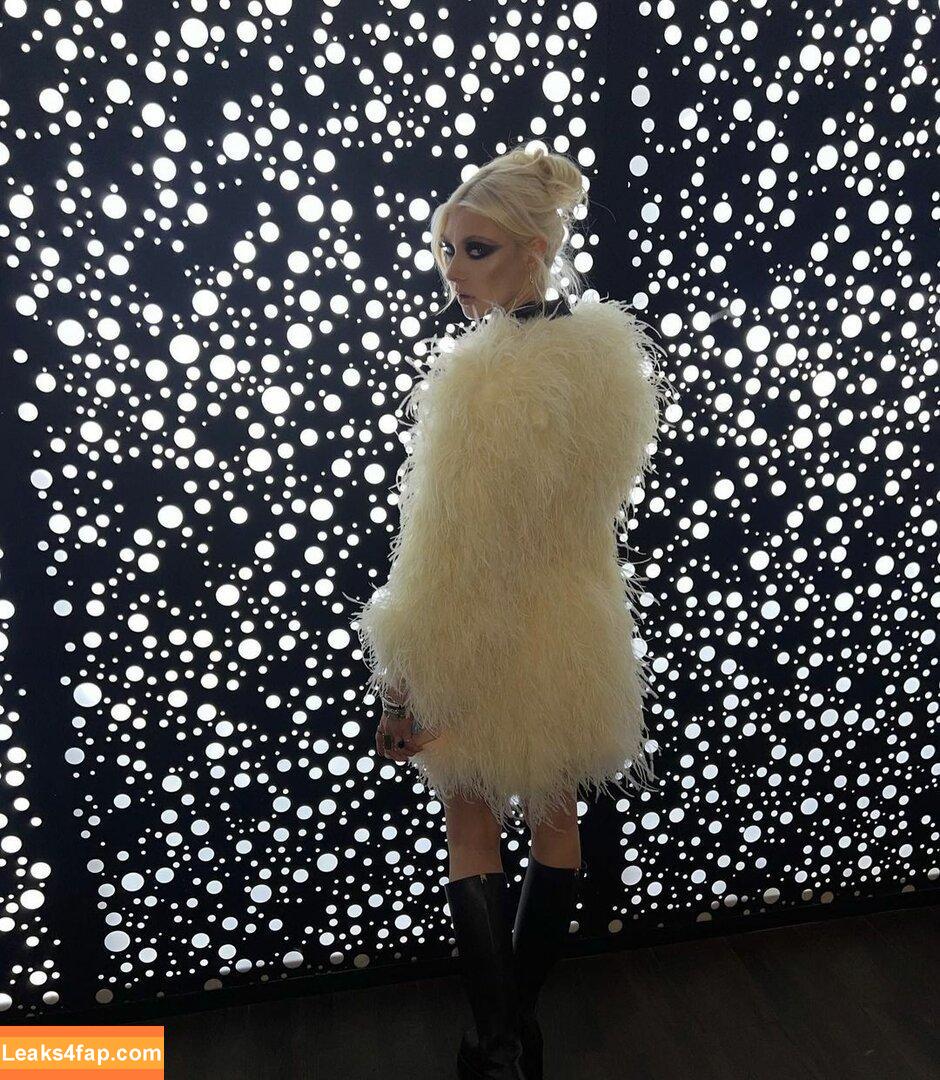 Taylor Momsen / aryelsoul / taylormomsen leaked photo photo #0185