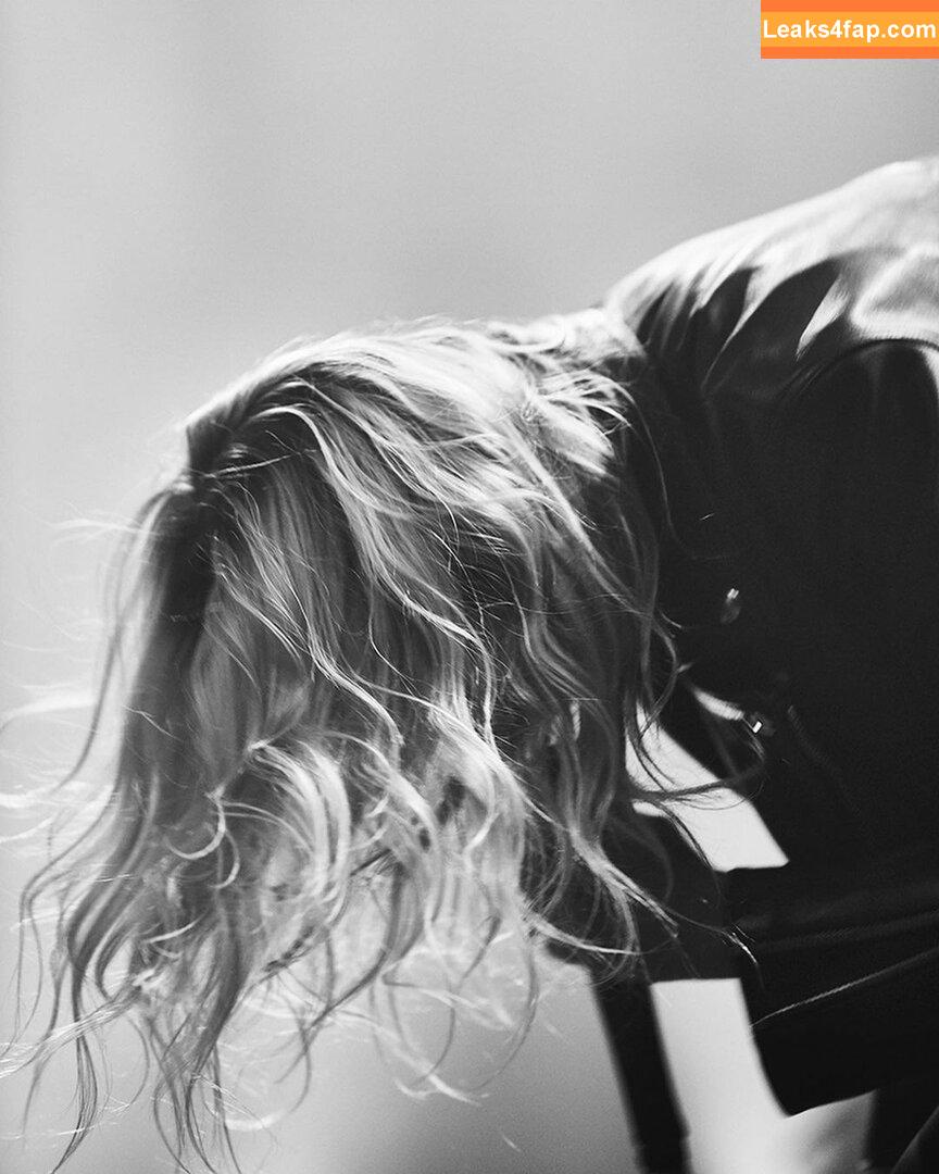 Taylor Momsen / aryelsoul / taylormomsen leaked photo photo #0222