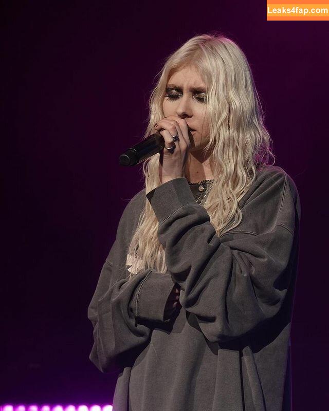 Taylor Momsen / aryelsoul / taylormomsen слитое фото фото #0374