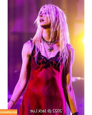 Taylor Momsen photo #0047