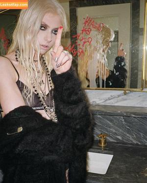Taylor Momsen photo #0054