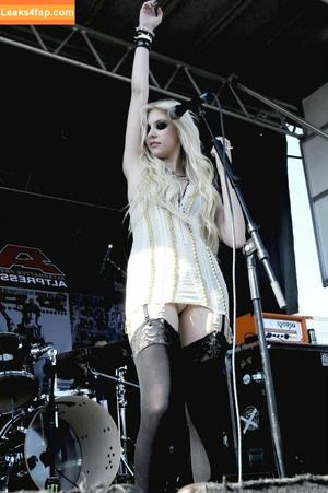 Taylor Momsen photo #0061