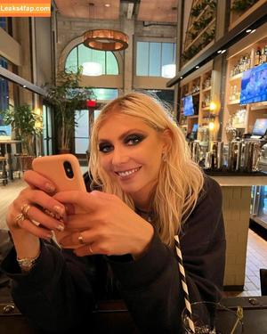 Taylor Momsen photo #0070