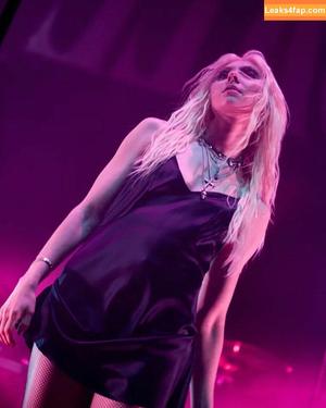 Taylor Momsen photo #0086