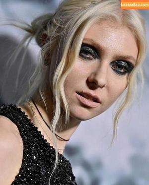 Taylor Momsen photo #0106