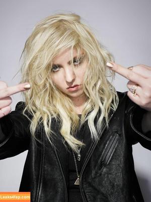 Taylor Momsen photo #0124