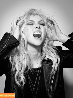 Taylor Momsen photo #0125