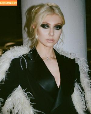 Taylor Momsen photo #0207