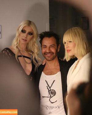 Taylor Momsen photo #0209