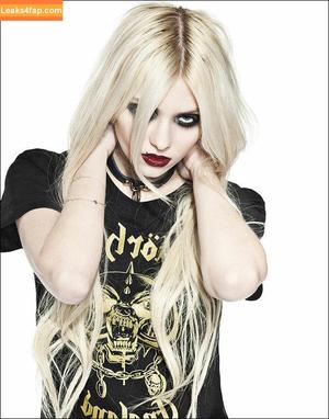 Taylor Momsen photo #0255