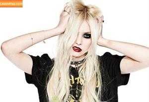 Taylor Momsen photo #0256