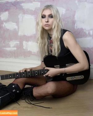 Taylor Momsen photo #0258