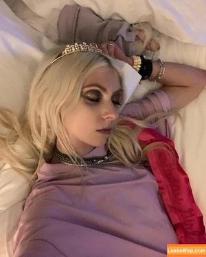 Taylor Momsen photo #0294