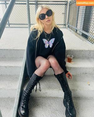 Taylor Momsen photo #0296