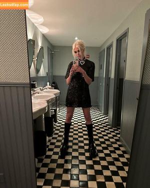 Taylor Momsen photo #0329