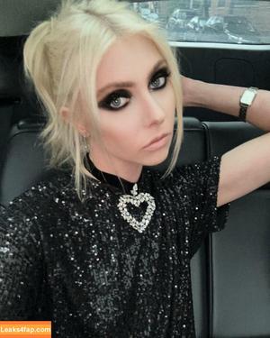 Taylor Momsen photo #0336