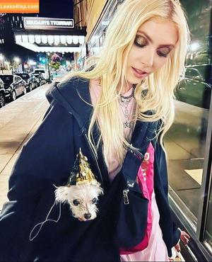 Taylor Momsen photo #0366