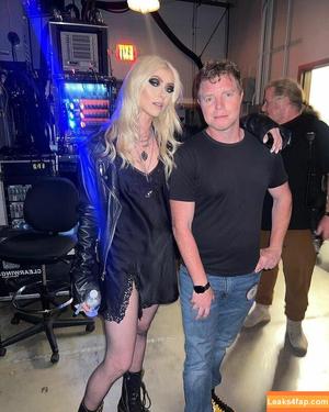 Taylor Momsen photo #0372