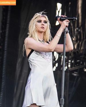Taylor Momsen photo #0373