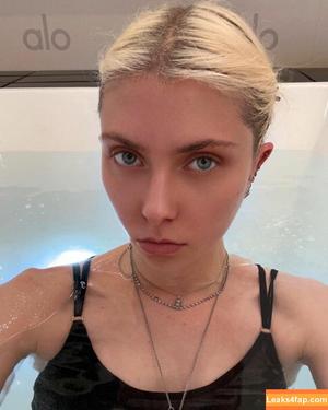 Taylor Momsen photo #0376