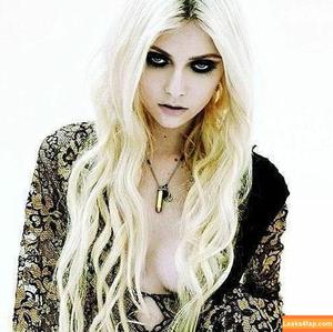Taylor Momsen photo #0388
