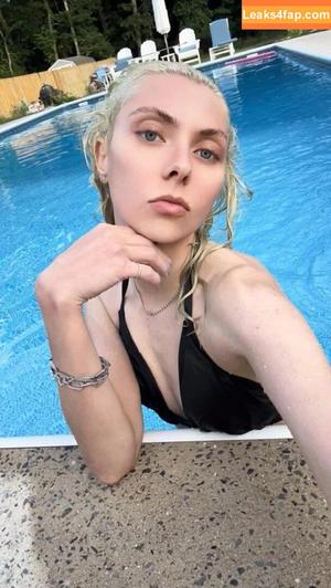 Taylor Momsen photo #0458